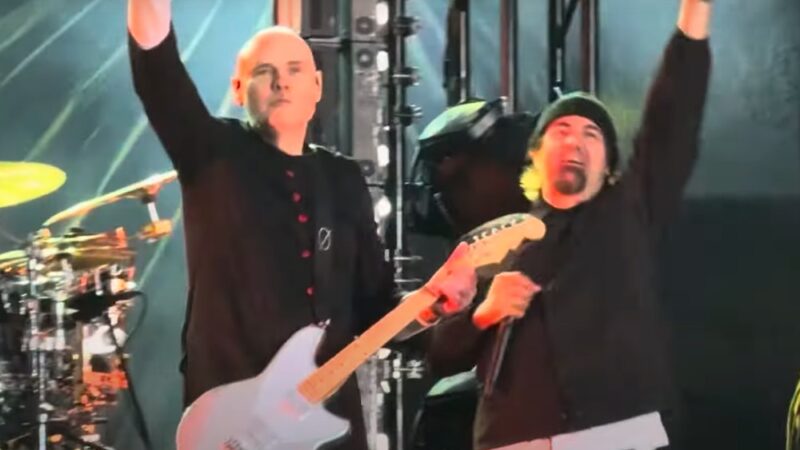 Chino Moreno se unió a The Smashing Pumpkins en vivo para interpretar «Jellybelly»