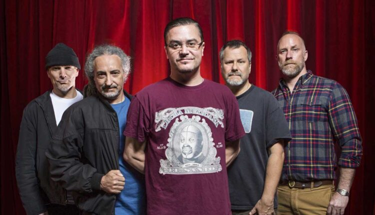 Lanzan libro oral de la relación de amistad histórica entre Faith No More y Chile