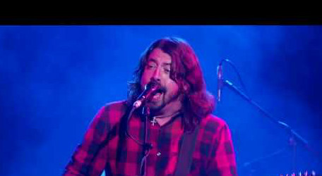 VIDEO: Foo Fighters volvió a los escenarios en show sorpresa y estrenó nuevas canciones