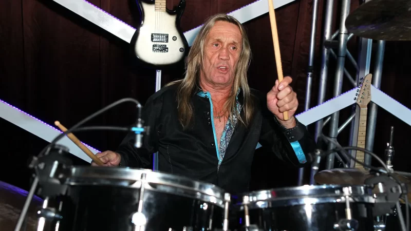 «Ha sido un viaje increíble»: Nicko McBrain anuncia su retiro definitivo de las giras de Iron Maiden