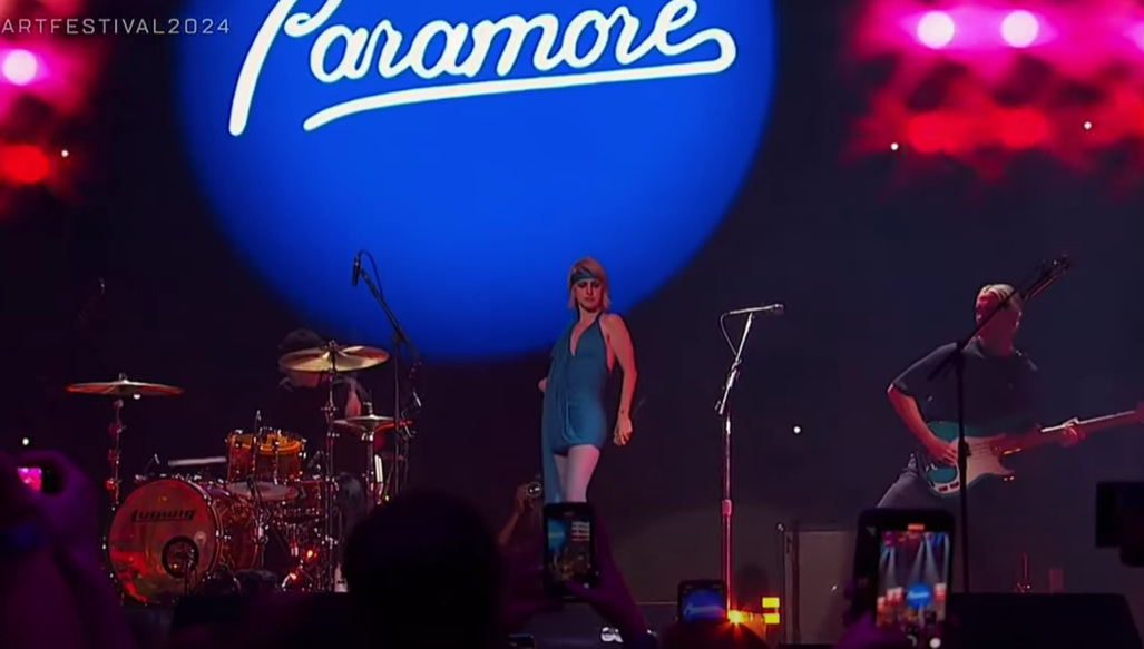 Paramore rinde homenaje a Blondie en reciente presentación en vivo